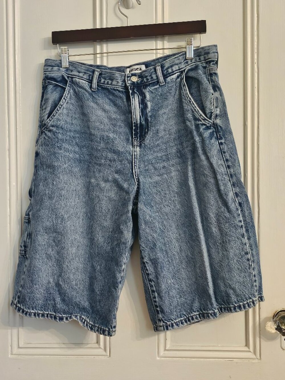 Tilly's (RSQ) - Women's Acid Wash Jorts - Sz. 29